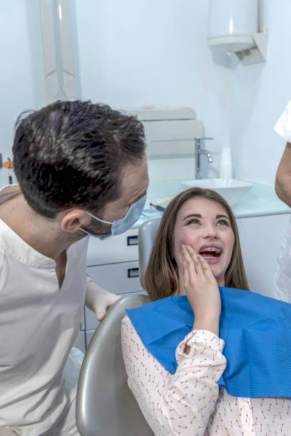 Best Dentist for Tooth Abscess  in North Alamo, TX